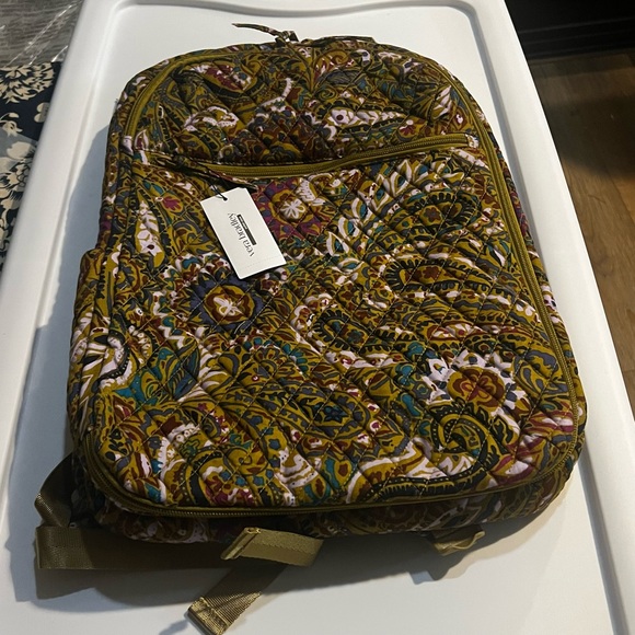 Vera Bradley Lay Flat Travel Backpack. NWT. Buta Spray paisley print.  Cotton - Picture 5 of 12